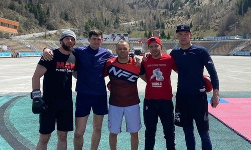 Рахмонов продолжил готовиться ко второму бою в UFC на Медео с топовыми бойцами. Видео 