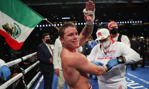 «Тратит время попусту». Головкин «поможет» известному чемпиону мира заполучить бой с «Канело»