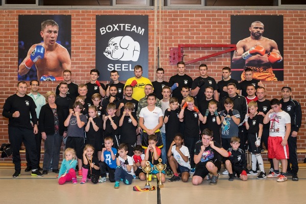 «Если ты был слабым, то над тобой могли издеваться». Немецкий тренер воспитывает боксеров-чемпионов в Германии и вспоминает свое детство в Казахстане