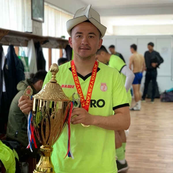 «Стремлюсь играть за „Барселону“ или „Манчестер Сити“». Казахстанский легионер зарубежного клуба хочет попробовать себя в «Кайрате» или «Астане»