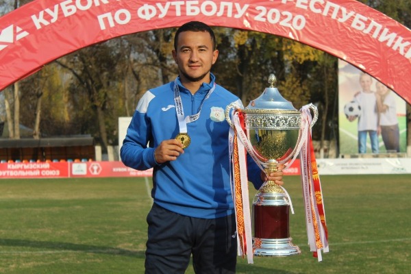 «Стремлюсь играть за „Барселону“ или „Манчестер Сити“». Казахстанский легионер зарубежного клуба хочет попробовать себя в «Кайрате» или «Астане»