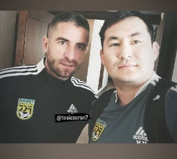 Звездный новичок прибыл в расположение клуба КПЛ. Фото