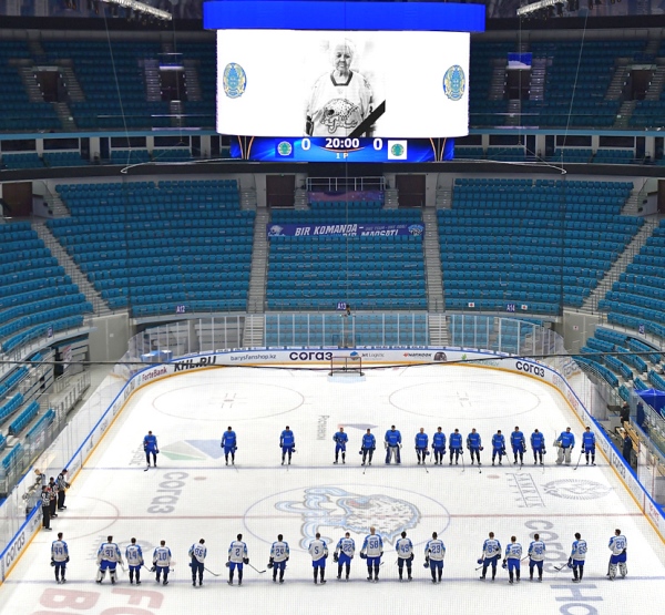 Сборная Казахстана провела двухсторонний матч с девятью шайбами и хет-триком