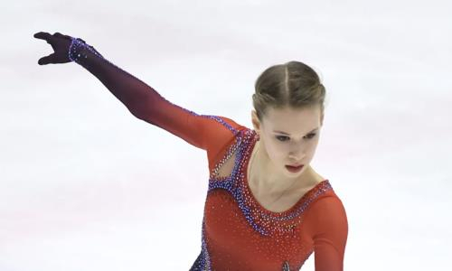 «Я над ними немножко издевалась». Российская фигуристка рассказала, как проводила растяжку хоккеистам в Казахстане