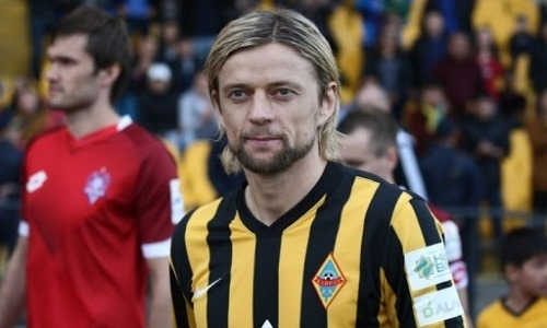 Бывший футболист «Кайрата» выиграл с «Зенитом» РПЛ и показал фото с завоеванным трофеем