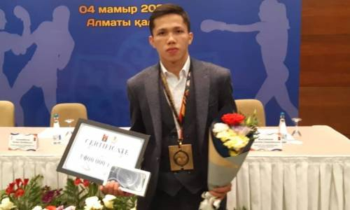 «На характере я вырвал победу». Молодежный чемпион мира из Казахстана рассказал о своем «золоте» и звездной болезни
