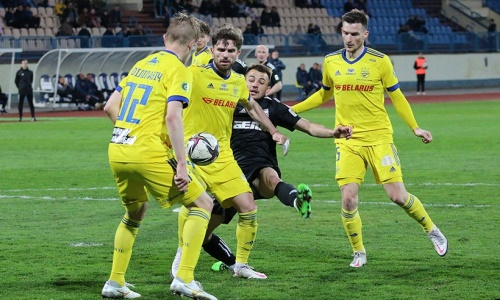 Европейский клуб казахстанца сыграет с титулованным соперником в финале Кубка страны