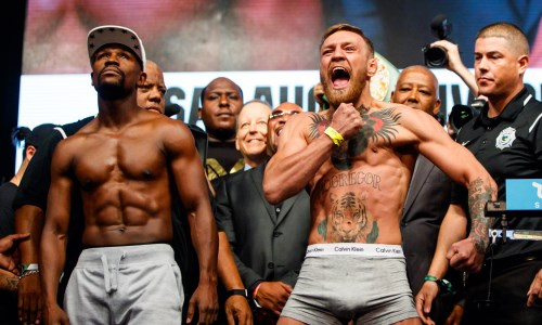 «Стыдно!» Макгрегор отреагировал на драку и потасовку Мэйвезера со звездным блогером