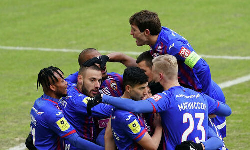 «Милан» и «Наполи» готовы поспорить за одноклубника Зайнутдинова. Отец футболиста хочет трансфера