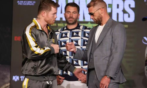 «Канело» — Сондерс: прямая трансляция боя за три титула чемпиона мира