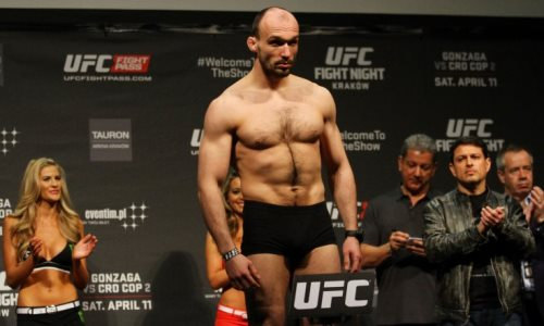 Шесть бойцов уволены из UFC