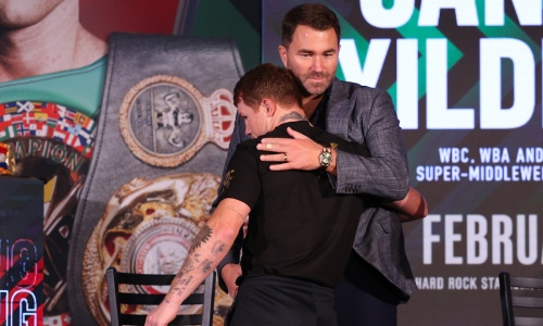 Промоутер Головкина выступил с заявлением о бое за звание «абсолюта» с участием «Канело»