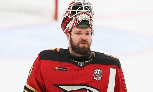 Принципиальный соперник «Барыса» в КХЛ расстался с вратарем, заплатив немаленькую сумму