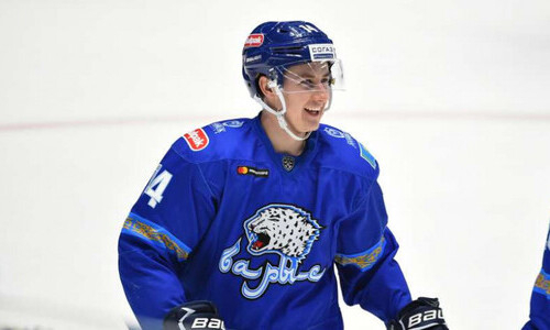 «Убрал трех соперников». В Беларуси отметили игру форварда «Барыса» за сборную Казахстана