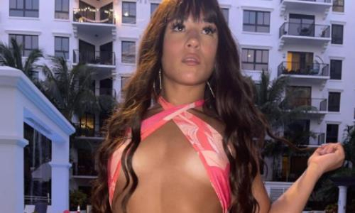 Самая горячая девушка-боец MMA похвасталась шикарными формами в откровенном купальнике. Фото