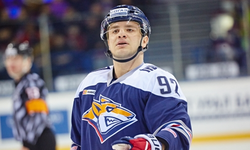 Клуб КХЛ хоккеистов сборной Казахстана продлил контракт с нападающим