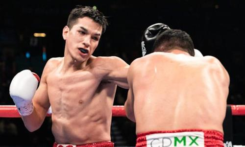 Бой двух чемпионов мира закончился тяжелым нокаутом и срочной отправкой в больницу. Видео