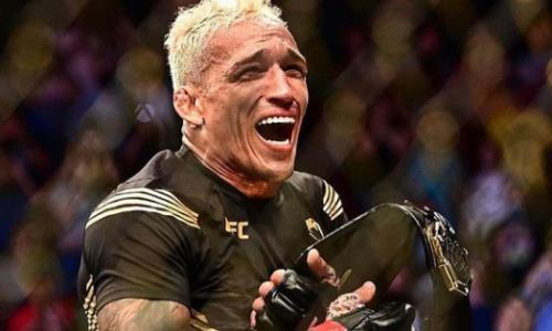 Новый чемпион UFC «переспал» с бывшим поясом Хабиба Нурмагомедова. Фото