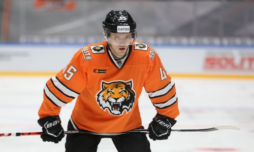 Экс-нападающий «Авангарда» усилил другой клуб конференции «Барыса» в КХЛ
