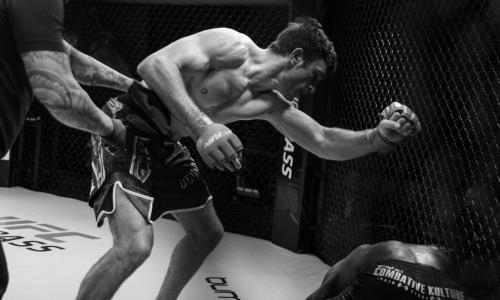 Видео нокаута, или Как казахстанец выиграл чемпионский титул и шанс от Даны Уайта попасть в UFC