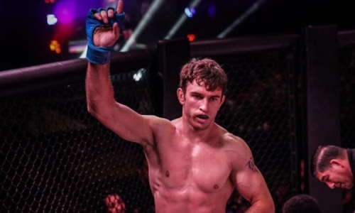 «UFC, я готов для вас». Казахстанский файтер сделал заявление после поздравлений Даны Уайта