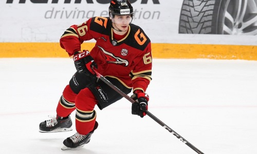 Клуб КХЛ после трансфера игрока сборной Казахстана продлил обладателя Кубка Гагарина