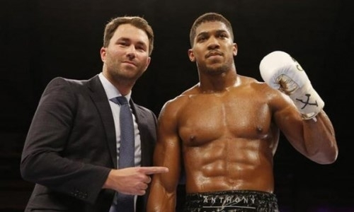 «Есть два-три других варианта». Промоутер Головкина озвучил альтернативу для Джошуа в случае срыва боя с Фьюри