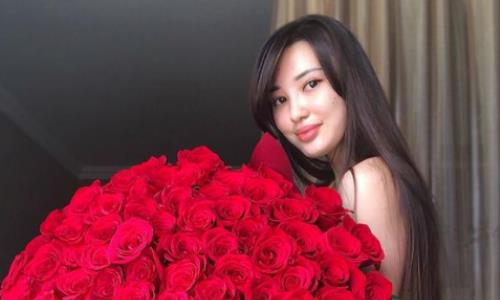 Сабина Алтынбекова вновь поделилась роскошным фото, подписав его цитатой знаменитого писателя