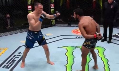 Дамир Исмагулов встал после нокдауна и выиграл четвертый бой подряд в UFC