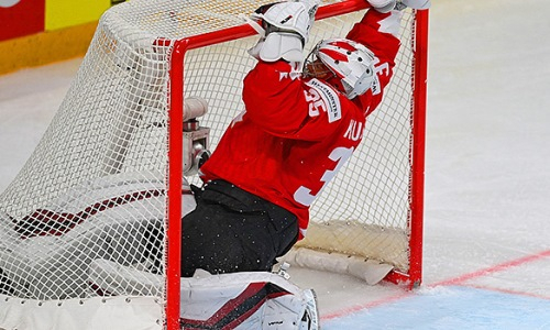 Вратарь соперника сборной Казахстана по группе ЧМ-2021 пропустил курьезный гол. Видео