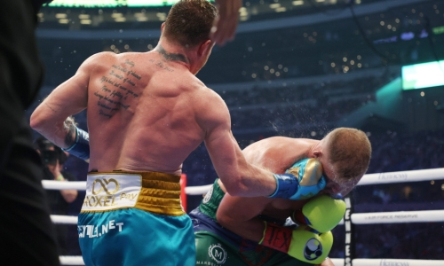 «Забронировал свадьбу». Чемпион WBA в весе Головкина рассказал, почему «Канело» не закончил бой с Сондерсом раньше