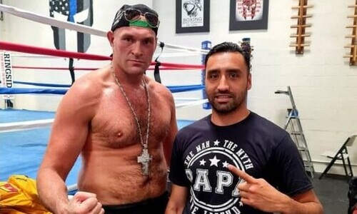 Менеджер Дычко опубликовал крутое фото с тренировочной командой Тайсона Фьюри 