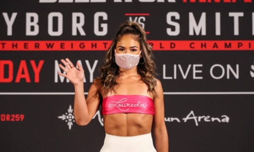 Самая горячая девушка-боец MMA показала печальные последствия первого поражения в карьере. Фото