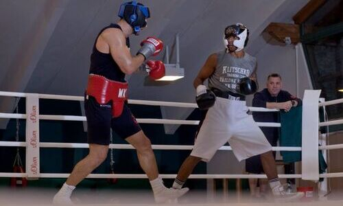 «Начал двигаться — там Мохаммед Али, я его догнать не мог». Уроженец Казахстана восхитил известного боксера