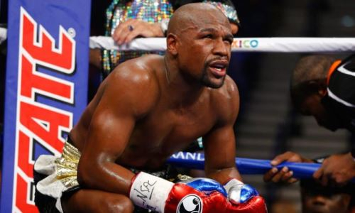 «Перестань быть эгоистом». Абсолютный чемпион мира обратился к Флойду Мэйвезеру