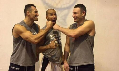 «Не понял, оставайся еще на два». Известный боксер вспомнил, как написал промоутеру Головкина и стал спарринг-партнером Кличко