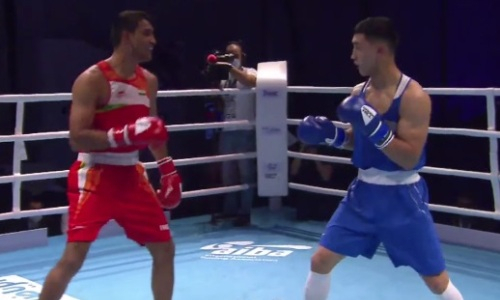 Как Аманкул провел трудный бой и вышел в полуфинал чемпионата Азии-2021. Видео