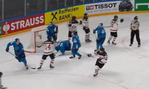 Канада устроила хаос у ворот сборной Казахстана на ЧМ-2021 и открыла счет в матче. Видео