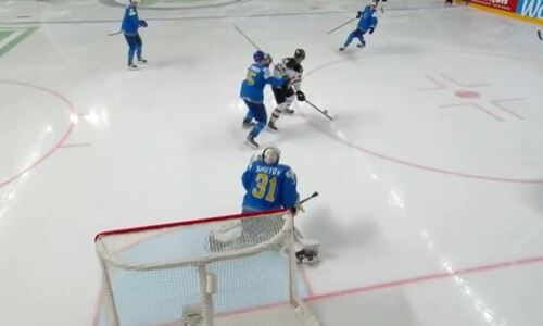 Сборная Казахстана пропустила мощнейший бросок и неудачно начала второй период с Канадой. Видео