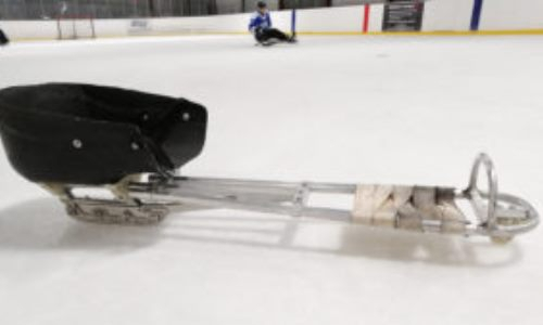 Казахстан потерпел разгромное поражение от российских следж-хоккеистов на турнире в Сочи