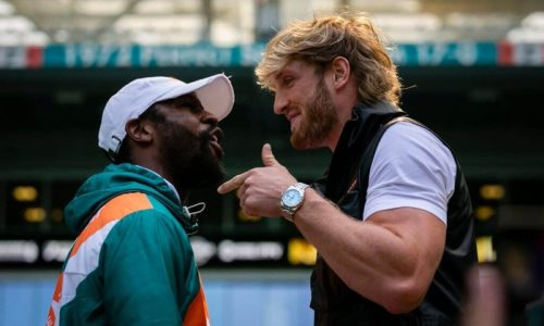 «Готовится, как тот русский». Мэйвезер пригрозил «надрать задницу» видеоблогеру