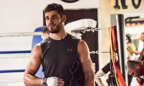 Непобеждённый российский боксёр избил девушку в Москве