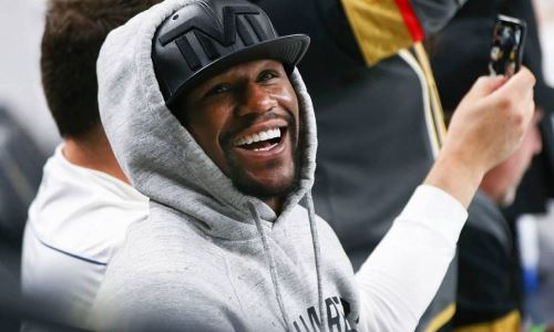 «Хочу увидеть его победу». Флойд Мэйвезер рассказал, за кого будет болеть в бою Спенс — Пакьяо