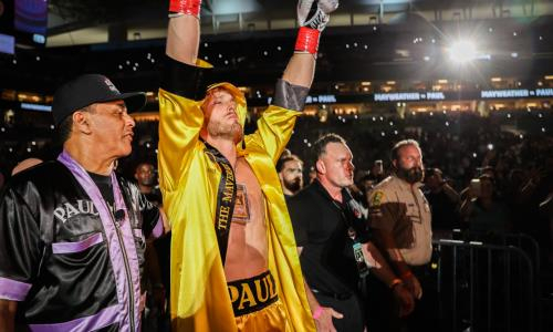 «Я больше никогда не хочу». Логан Пол эмоционально оценил итог его боя с Флойдом Мэйвезером