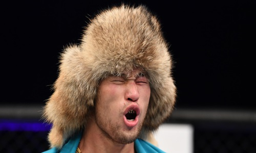 «Задушил опасной „гильотиной“». Казахстанский файтер возглавил ТОП-5 проспектов UFC в июне