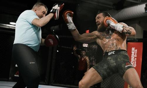 «Убийственные удары!» Конор Макгрегор показал яркие фото с тренировки