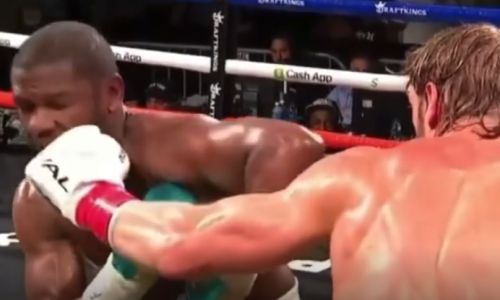 Логан Пол мощно пробил Флойду Мэйвезеру в нос и ухо. Видео