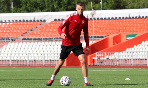 Ведущий игрок клуба КПЛ приступил в тренировкам после травмы