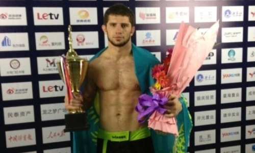 «Впервые буду биться по новым правилам». Чемпион мира из Казахстана вернется в ринг