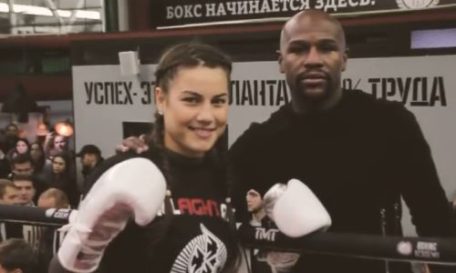 Стоял и с интересом наблюдал. Флойд Мэйвезер посетил тренировку Фирузы Шариповой. Видео